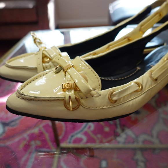 (NWOB) BCBG Max Azria Cream Patent Leather Pointy Toe Slingbacks 8.5B - Picture 1 of 16